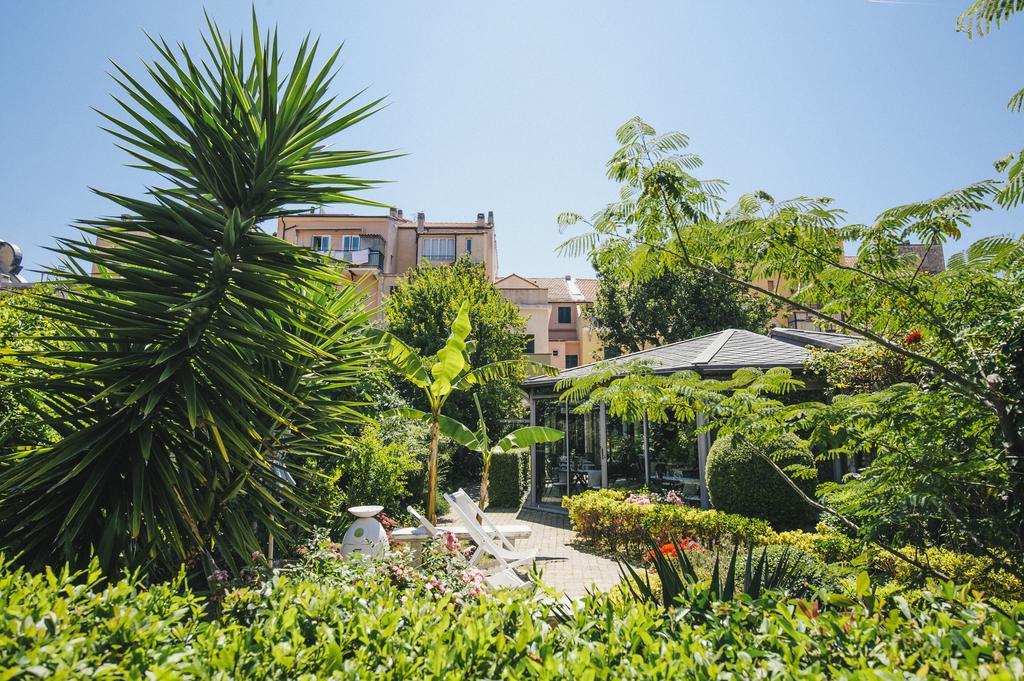 Hotel Melograno Spotorno Exterior photo