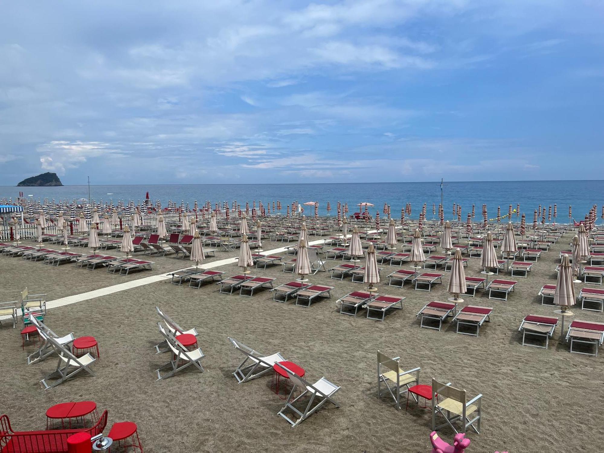 Hotel Melograno Spotorno Exterior photo