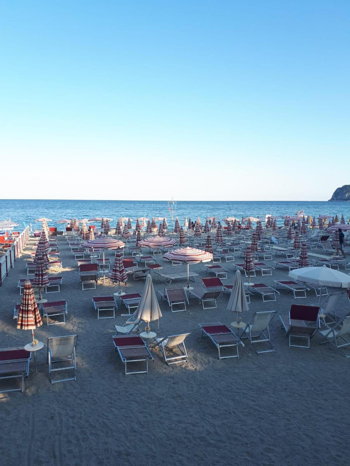 Hotel Melograno Spotorno Exterior photo