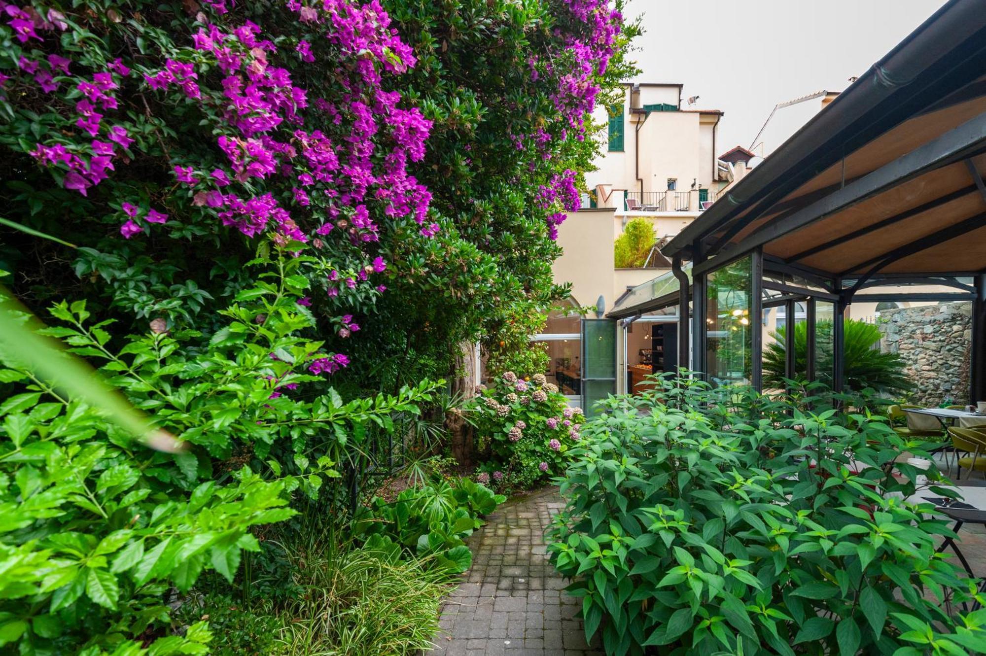 Hotel Melograno Spotorno Exterior photo